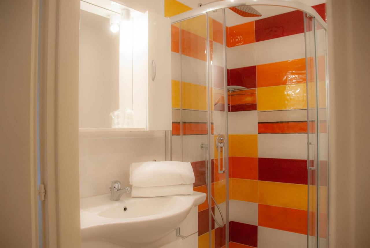 Sorrento Comfort Rooms Con Piscina Luaran gambar