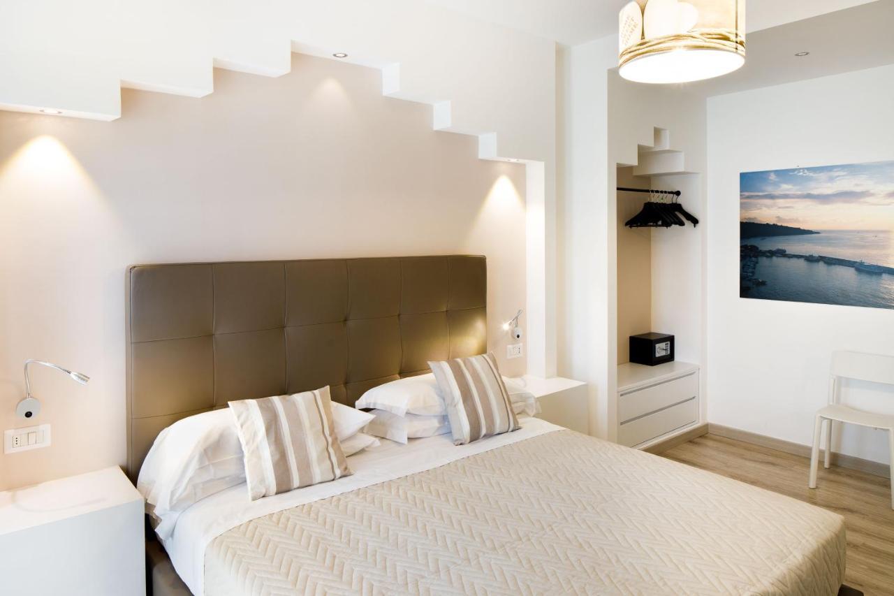 Sorrento Comfort Rooms Con Piscina Luaran gambar