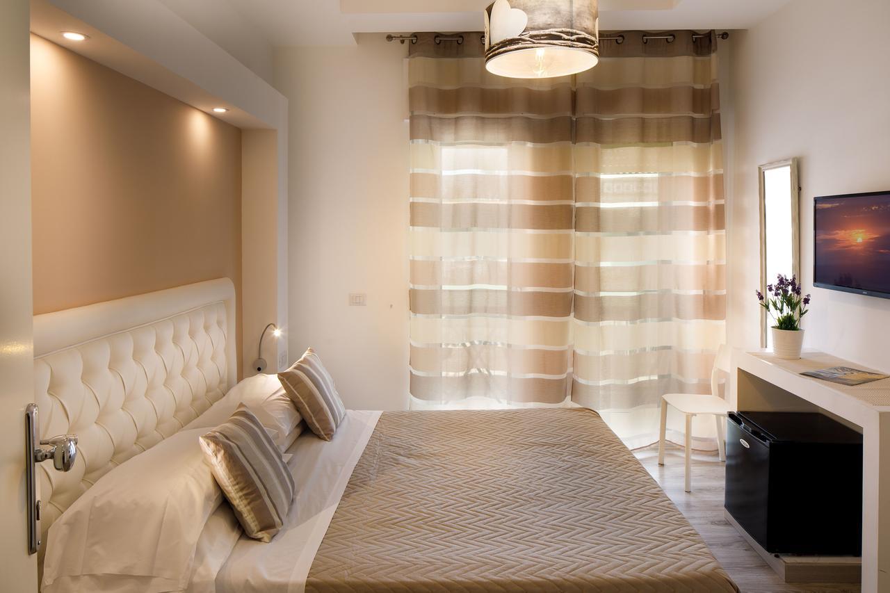 Sorrento Comfort Rooms Con Piscina Luaran gambar